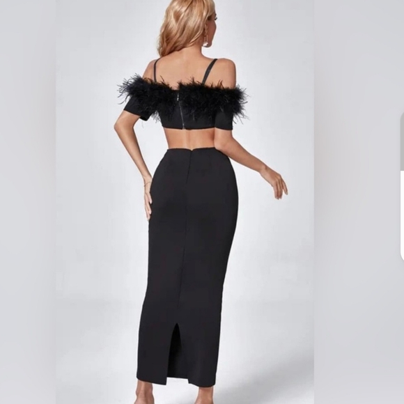 Black Feather Body con Maxi Dress - Picture 2 of 10